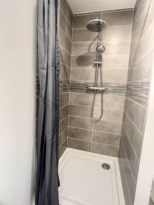 Super Studio Tout Equipe Wifi 2Pers Saint-Quentin  Dış mekan fotoğraf